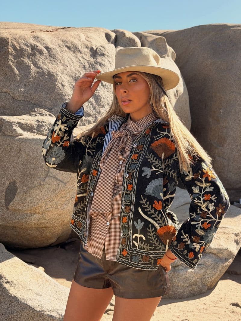 Chaqueta Chaqueta Indi en negro, pieza hecha a mano de Diosa Soul — vista 1 de 4
