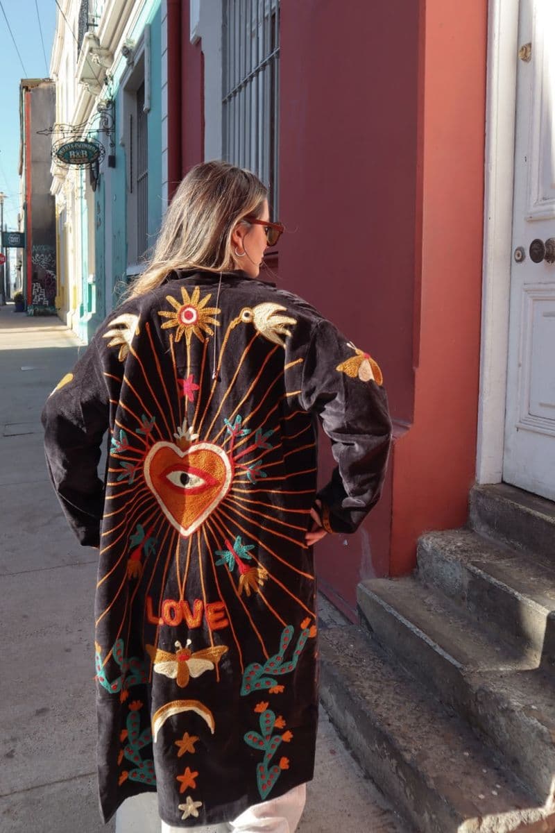 Chaqueta Chaqueta dopamine love en negro, pieza hecha a mano de Diosa Soul — vista 1 de 5
