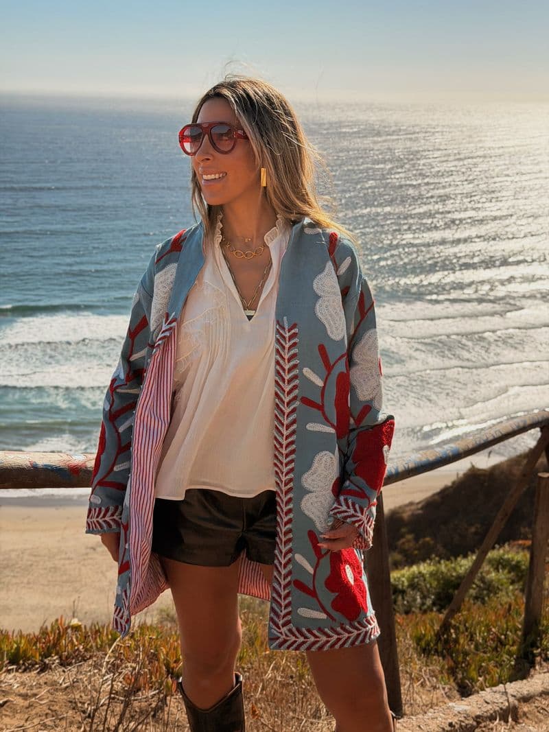 Chaqueta Chaqueta Malia en celeste y hibisco, pieza hecha a mano de Diosa Soul — vista 1 de 5