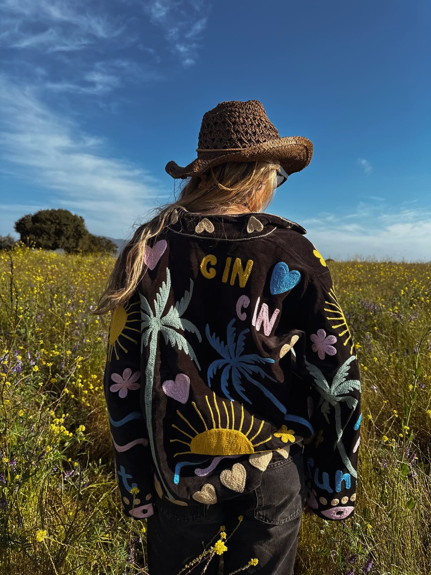 Chaqueta CHAQUETA CIN CIN en negro, pieza hecha a mano de Diosa Soul — vista 1 de 8