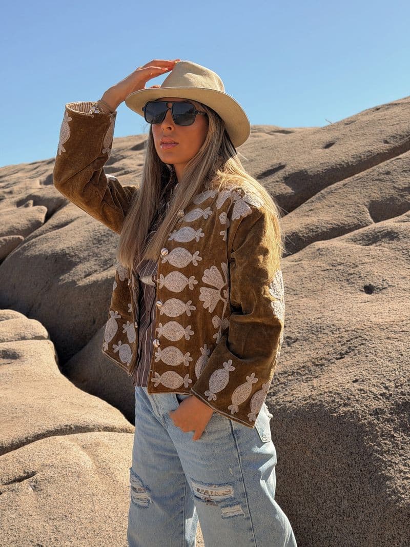 Chaqueta Chaqueta Adella en cafe, pieza hecha a mano de Diosa Soul — vista 1 de 4