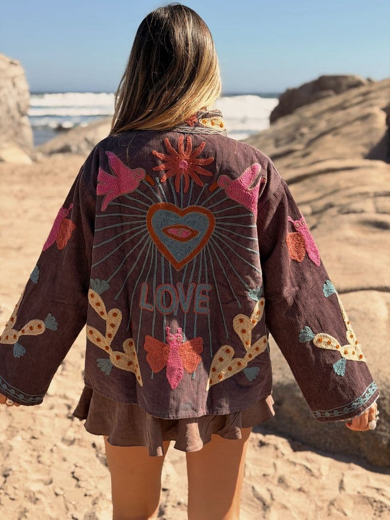 Chaqueta Chaqueta Love en morado, pieza hecha a mano de Diosa Soul — vista 1 de 4