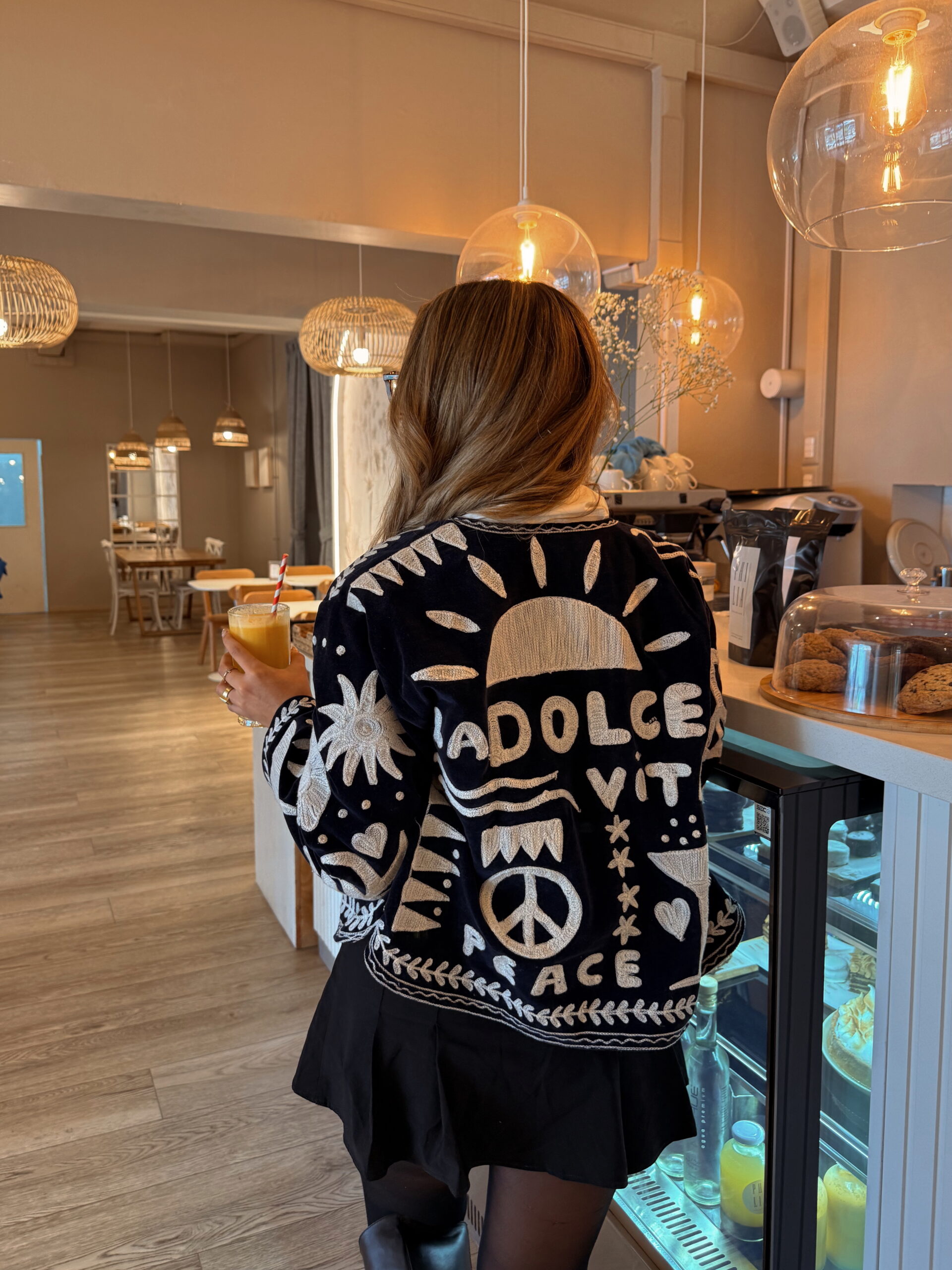 Edited in Tezza with: Cocoa & Recortar